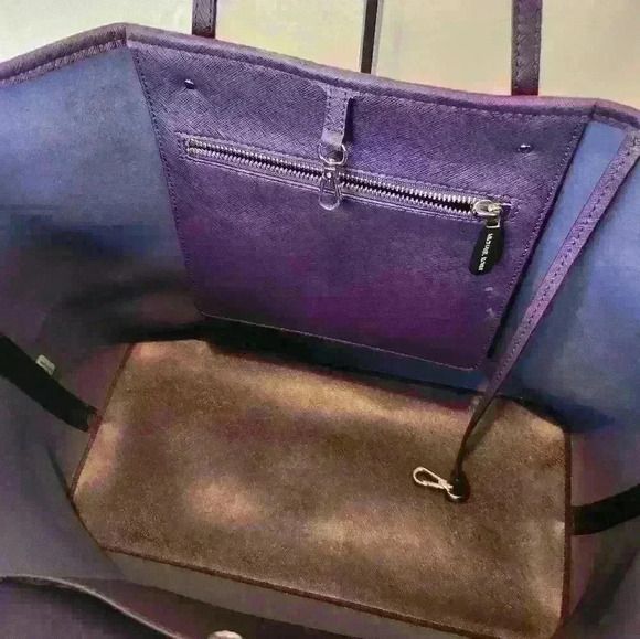 MICHAEL MICHAEL  KORSEliza Extra-Large Pebbled Leather Tote - Picture 4 of 5